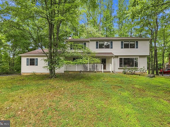 2nd image of 424 Ramsey Rd