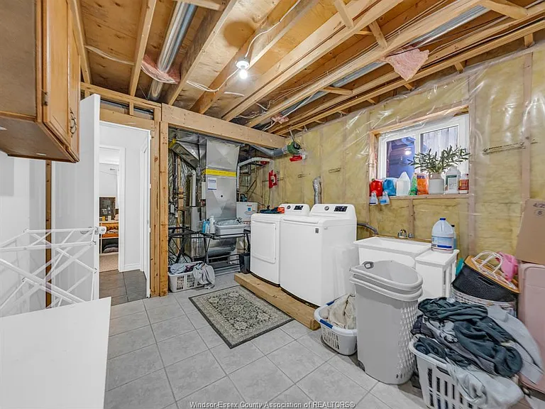 3040 Troup Cres — Photo 40