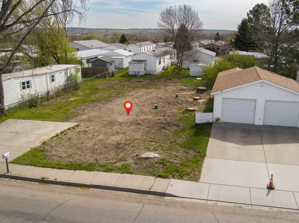 1400 8th Ave SE, Mandan, ND 58554