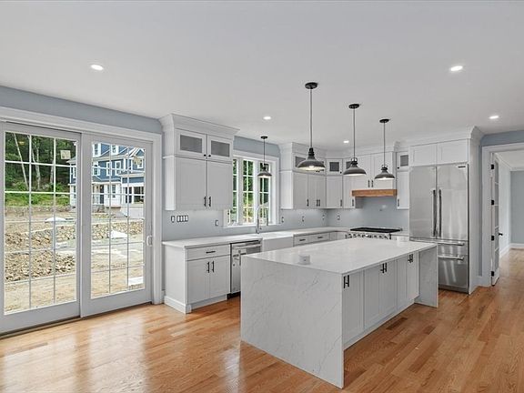 5th image of 35 Shuttleworth Pl