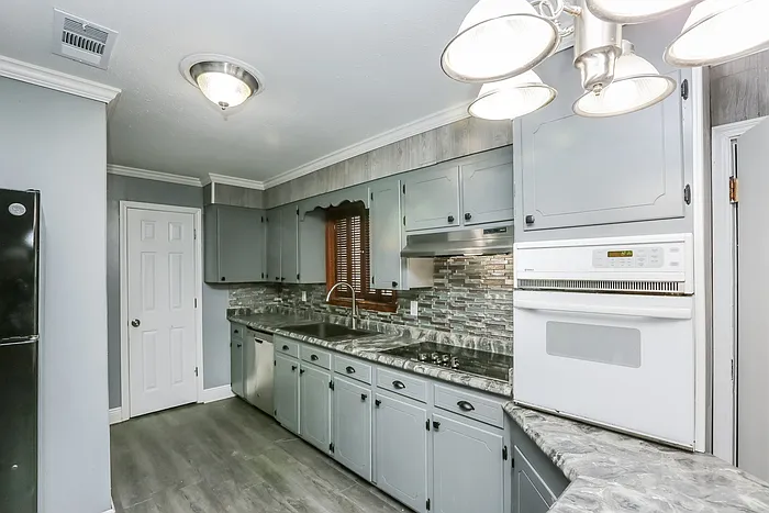 226 Greer Dr — Photo 5