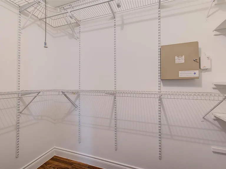 8439 Westview Dr — Photo 14