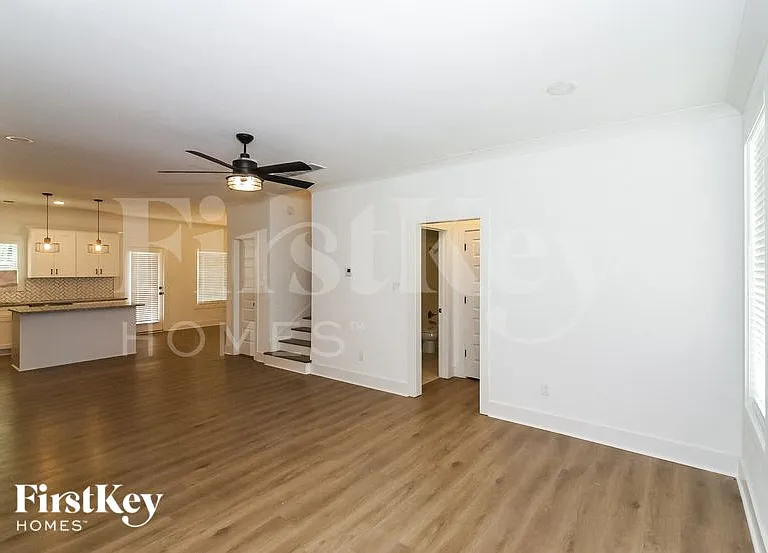 4979 Wilburn Ave — Photo 2