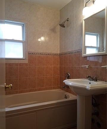 2nd image of 3918 Hill Ave