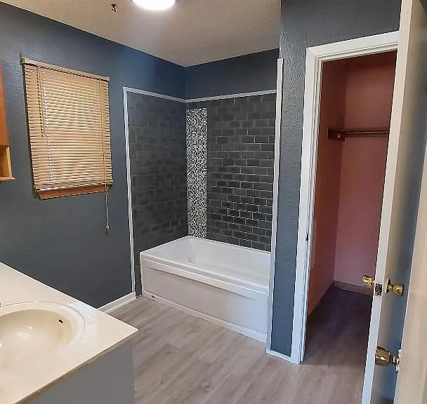 3203 Tallwood Dr — Photo 7