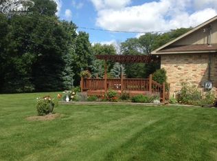 7130 Meadowvue Dr, Grand Blanc, MI 48439