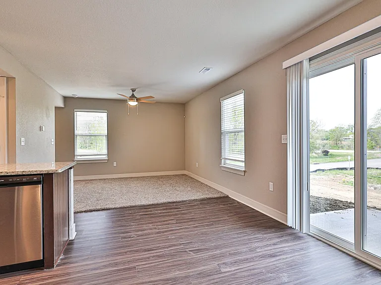 Greystone Townhomes — Photo 7