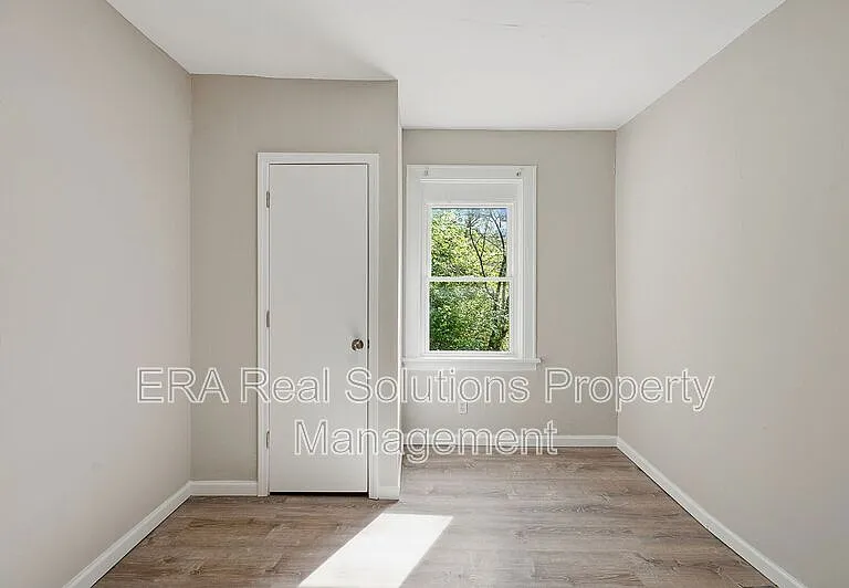 130 Valencia St #1 — Photo 21