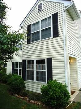 1503 Primrose Ln photo 1