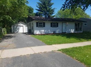 7707 Scott Ln, Machesney Park, IL 61115