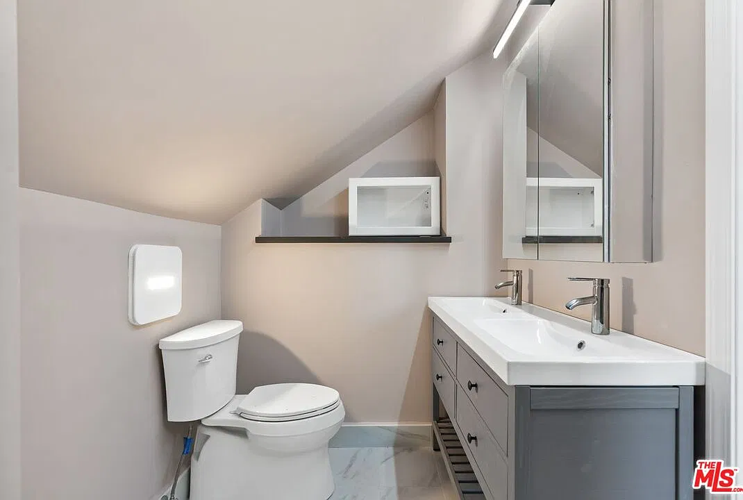 2 bed, 800 sqft, $2,200 — Photo 4