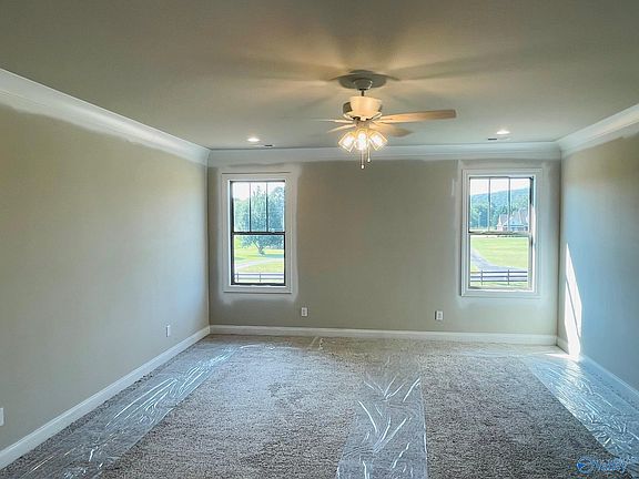 5th image of 226 Midland Dr