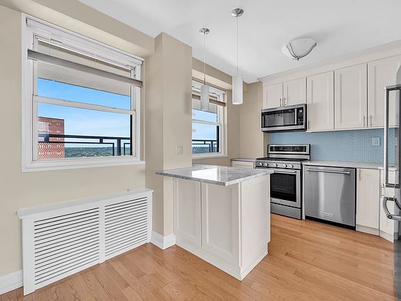 5th image of 5700 Arlington Ave APT 21T