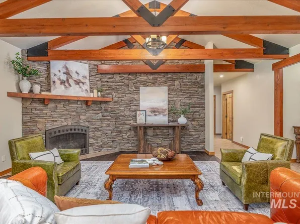 5 Middlefork Cir, Garden Valley, ID 83622