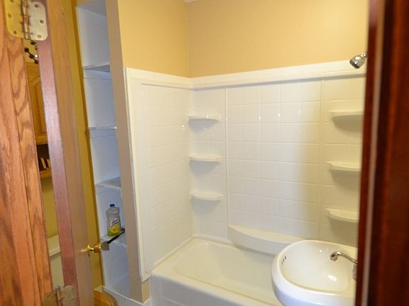 4th image of 5725 Goodrich Ave