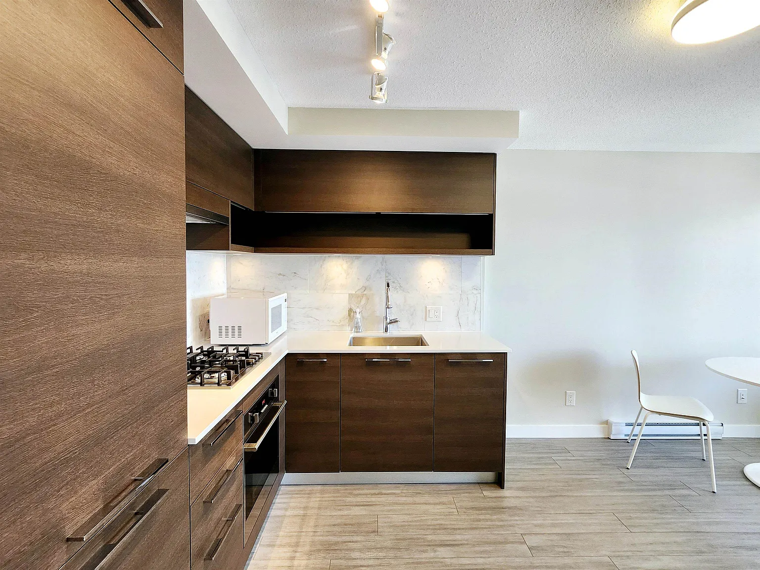 1 bed, 604 sqft, $2,000 — Photo 3
