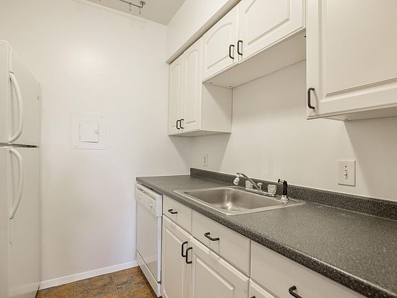 2nd image of 412 N Alfred St APT 6