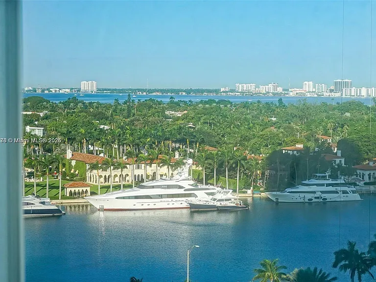4747 Collins Ave #1108 — Photo 11