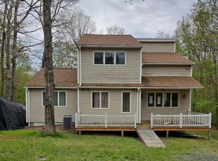 210 Urban Rd, Hawley, PA 18428