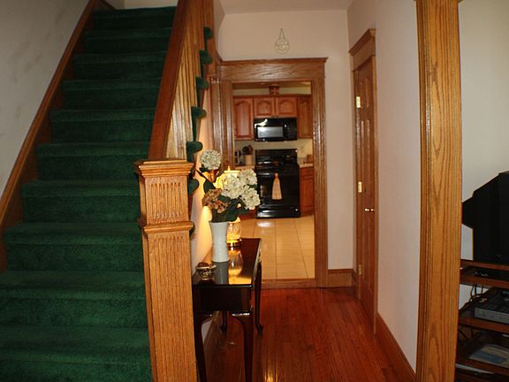 4th image of 137 Harvard Ave