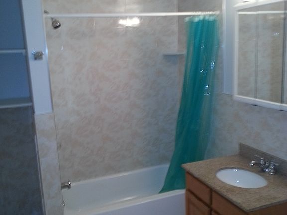 3rd image of 185 Stoney Brook Ln