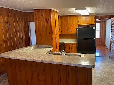 3 bed, 2.0 bath, 1998 sqft, $1,095 — Photo 4