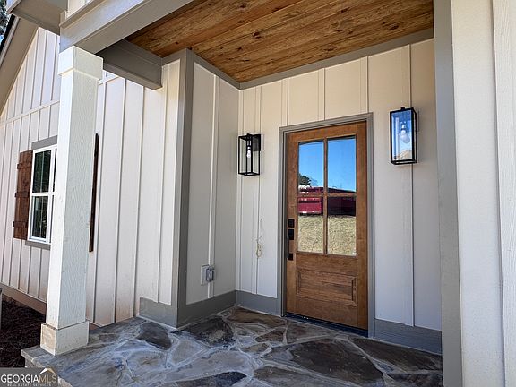 4th image of 327 Crest Pointe S