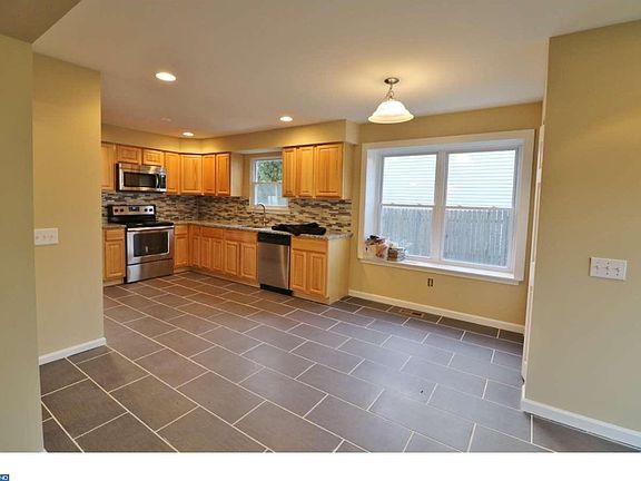 2nd image of 148 S Kingscroft Dr