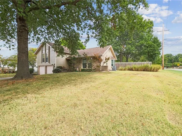 7433 Crisp Ave, Raytown, MO 64133