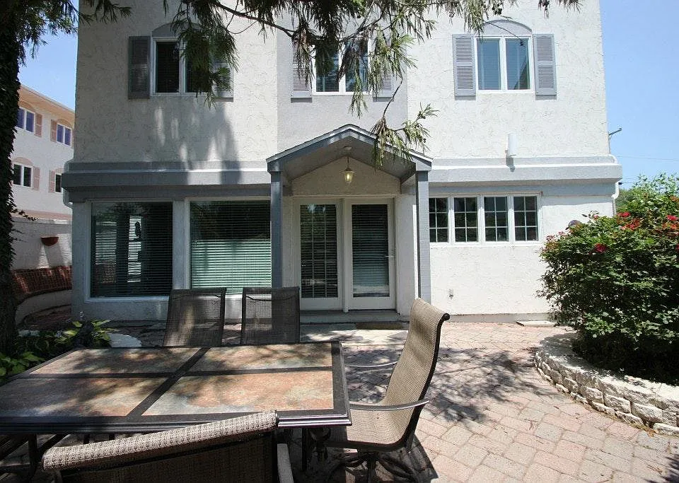 18 Cullen St