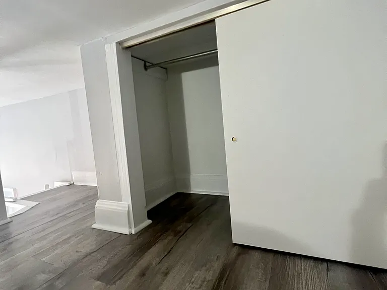 2142 Saint James Ave #1 — Photo 12