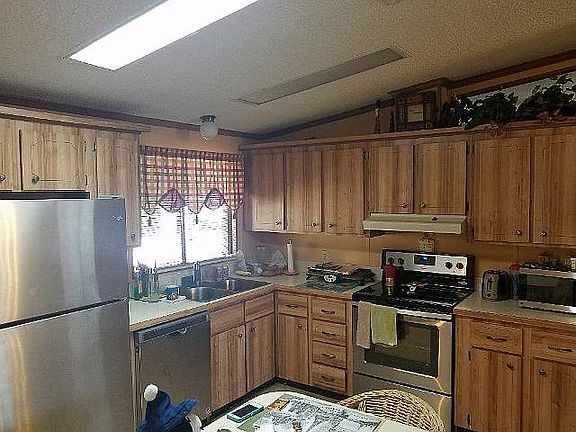 3rd image of 436 Forest Ln