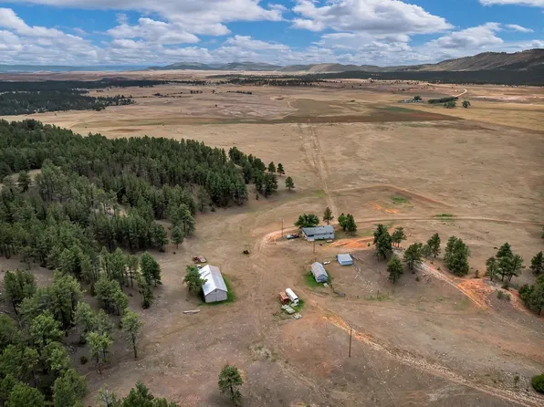 10251 Valley Rd, Edgemont, SD 57730