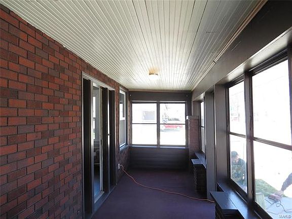 4th image of 800 E Lorena Ave