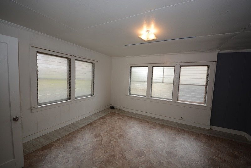 2nd image of 1638 Young St APT 2