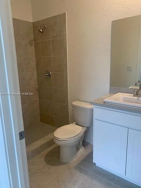 2 bed, 2.5 bath, 1208 sqft, $2,000 — Photo 3