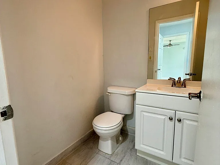 9640 NW 65th St #D10 — Photo 22