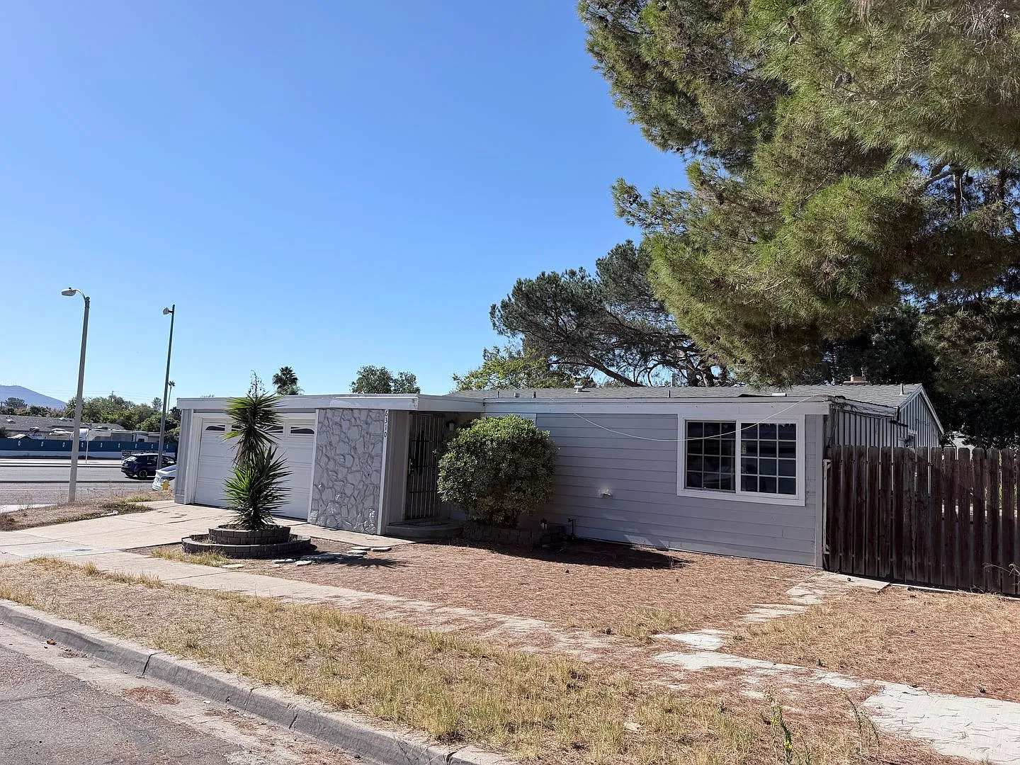 Spacious San Carlos Home Near Mission Trails 3 Bed with 4th Bed Option! — Photo 2