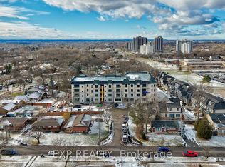 2 Arbourvale Cmn #202, Saint Catharines, ON L2T0A6