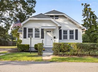 37 Lincoln Ave, Warwick, RI 02888