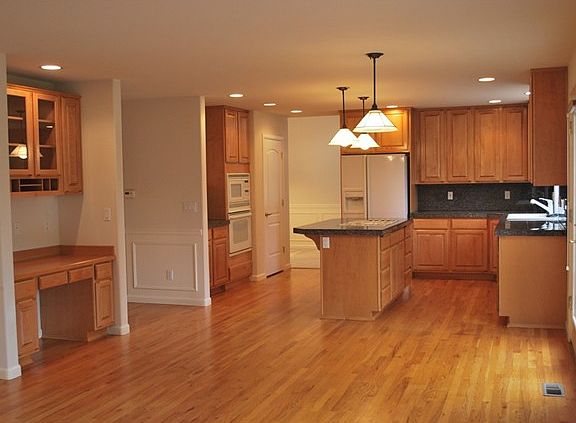 2nd image of 654 10th Ave