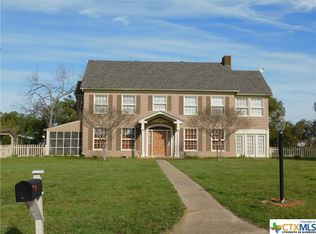 707 E Barton St, Calvert, TX 77837