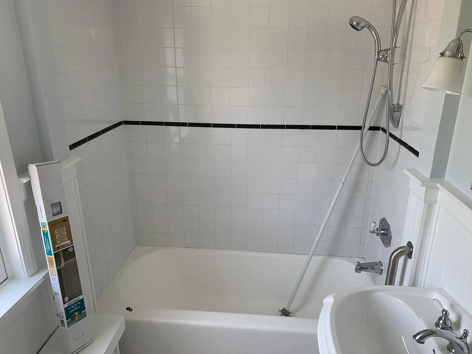 1215 Western Ave — Photo 3