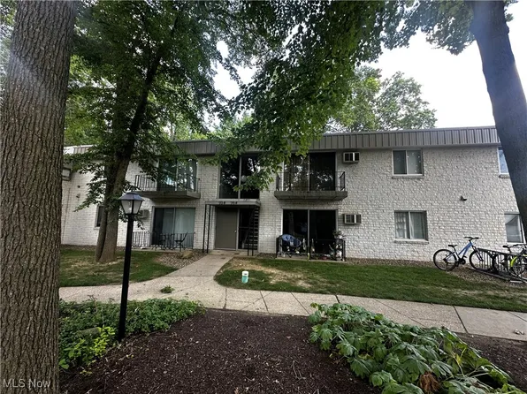 956 S Lincoln St, Kent, OH 44240