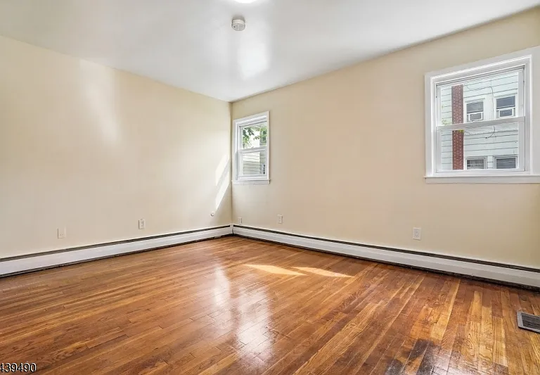 51 Tremont Ter — Photo 16