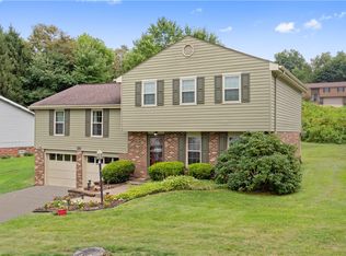 211 Londonderry Dr, New Brighton, PA