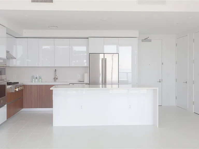 400 Central Ave #2906 — Photo 7