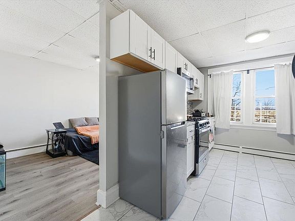 3rd image of 336 Terrace Ave