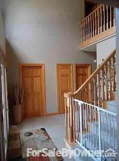2 STORY FOYER!!