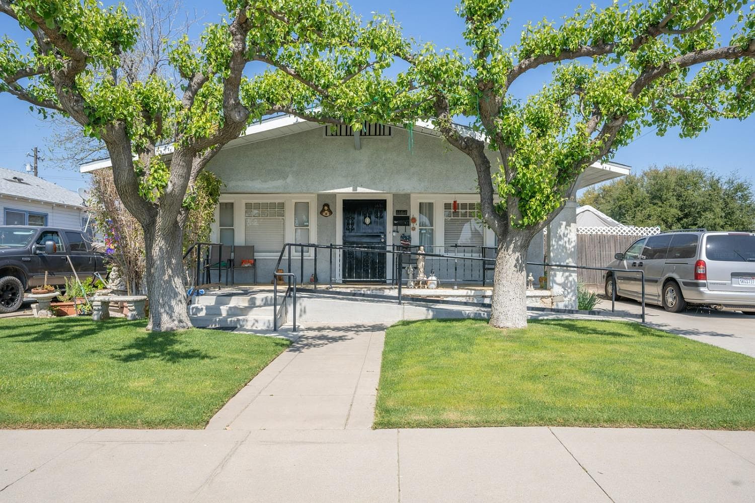 1164 J St, Reedley, CA 93654 Zillow